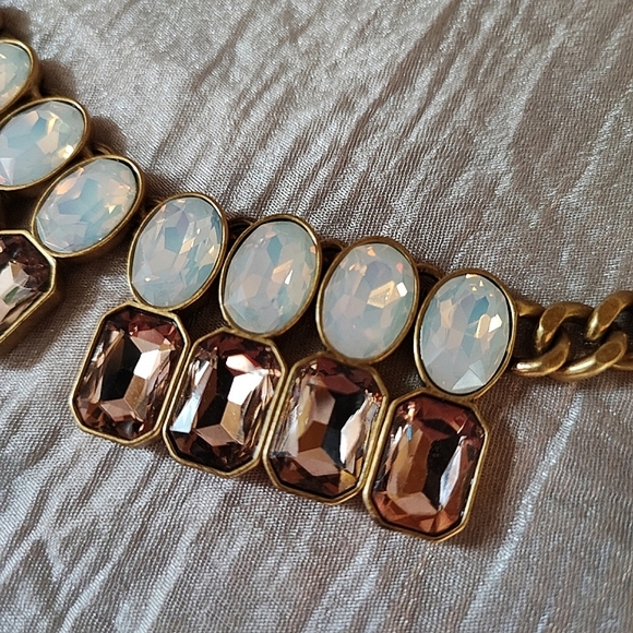 J Crew Opaline and Peach Faceted Glass Stone Statement Necklace Brass Tone - Picture 7 of 7